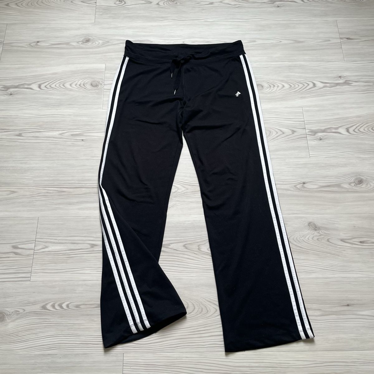 Adidas Pantaloni: 2000s Adidas Track Pants – Usato da Basel venduto da Ankerkettenring 2