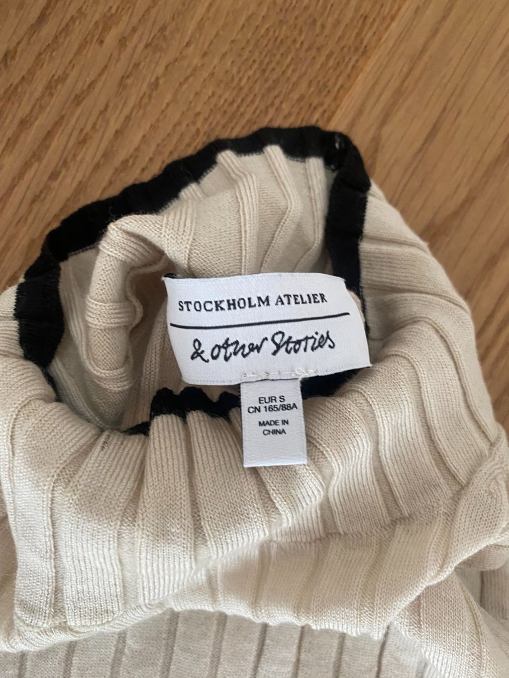 Other Stories Maglioni & Felpe: weichter Pullover von & other stories in S – Usato da Visperterminen venduto da Scr 2