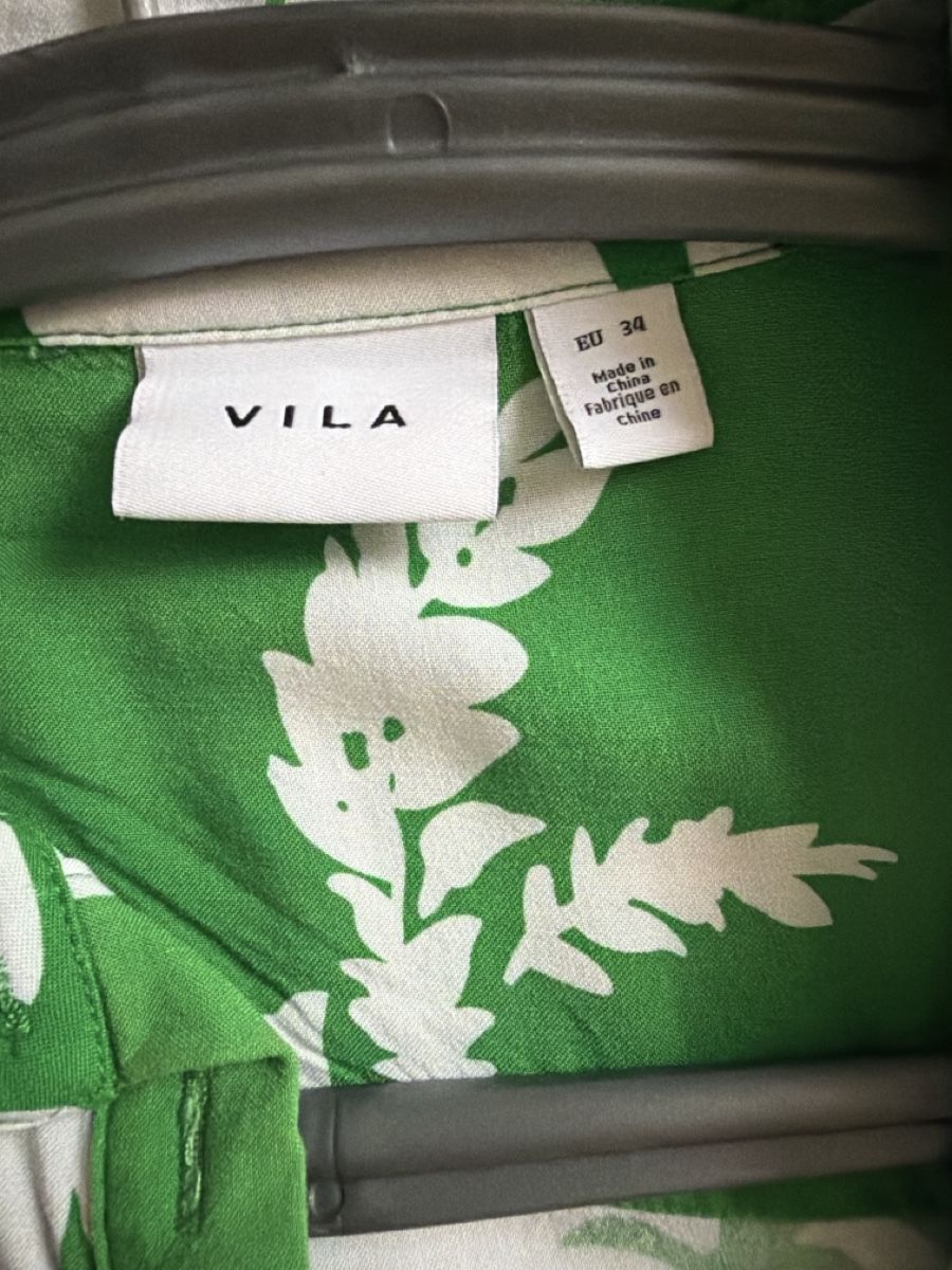 Vila Kleider: VILA Kleid grün gemustert Grösse 34 – Gebraucht aus Oberentfelden von Elifant 1