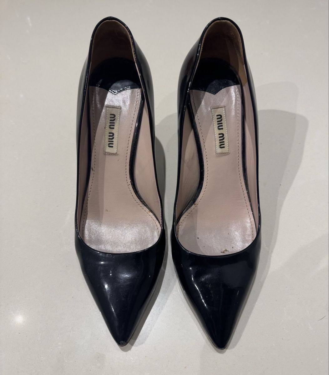 Miu Miu Scarpe da donna: Miu miu black patent leather pumps – Usato da Paradiso venduto da Edith_store