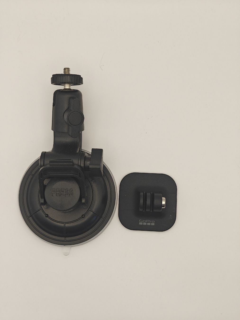 Gopro Action Cam: Gopro Hero 10 mit viel Zubehör  – Usato da Henau venduto da na123 3