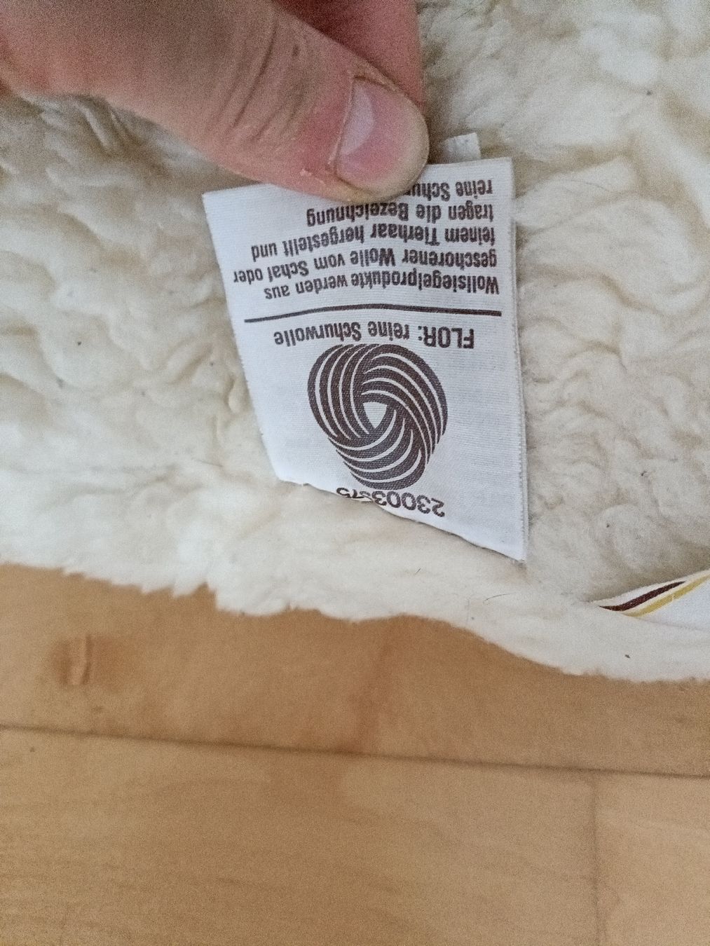 Cuscini: Kissen mit Merino-Kasmir – Nuovo (secondo la descrizione) da Gossau SG venduto da scania1509 1