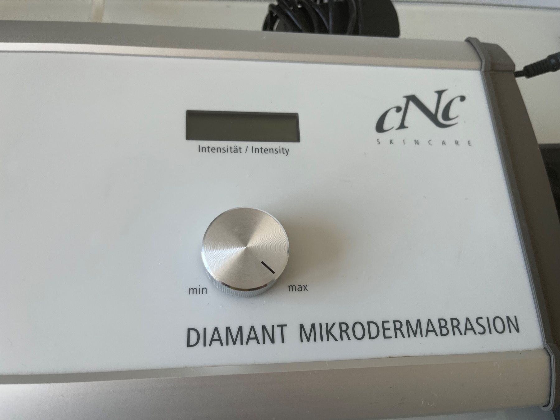 Cura del viso: Diamant Mikrodermabrasion – Usato da Davos Wiesen venduto da Roseli21 4