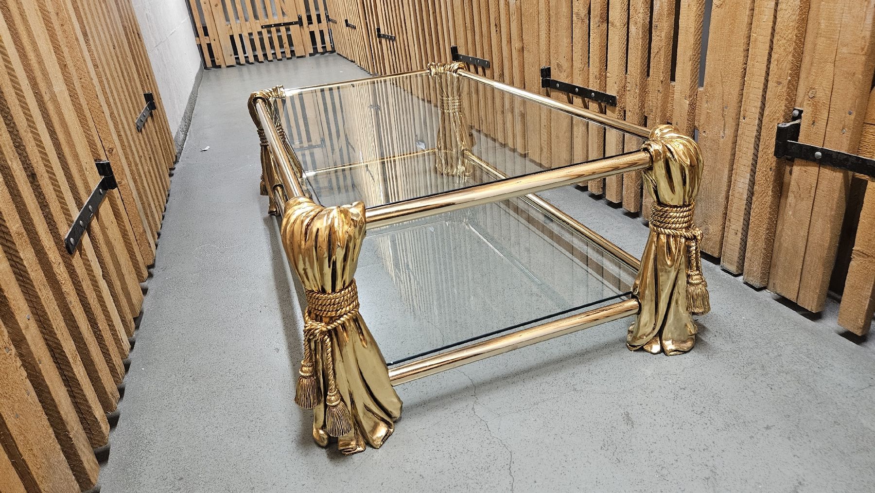 Tavoli: Goldener Hollywood Regency Couchtisch 70er – Usato da Rapperswil SG venduto da liivea