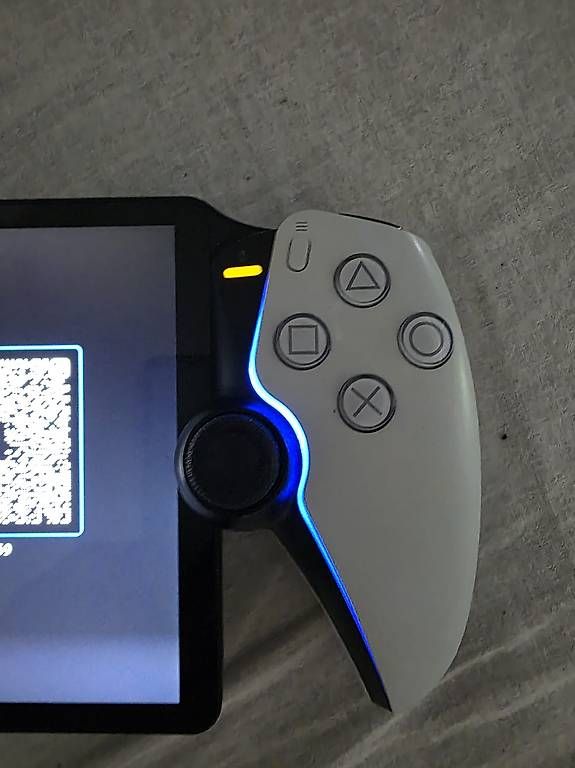 Manettes: Sony playstation portal – D'occasion à Schübelbach par kri_vjp2 2