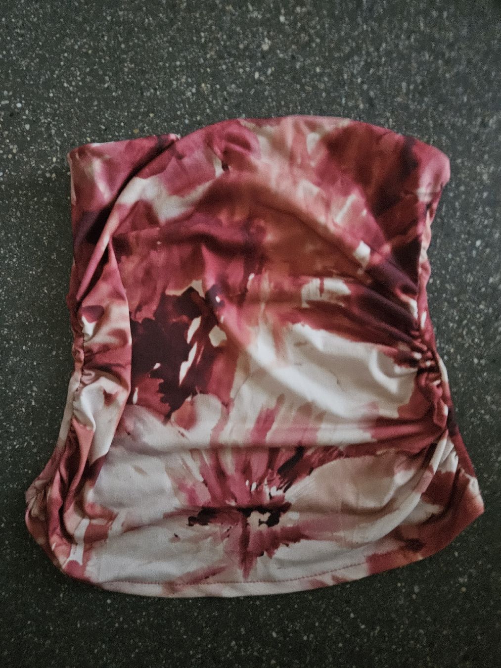 Pull&Bear Tops: Trägerloses Top Pull&Bear Blumenmuster Grösse S rot – Neuf (Voir description) à Anwil par tamoos 2