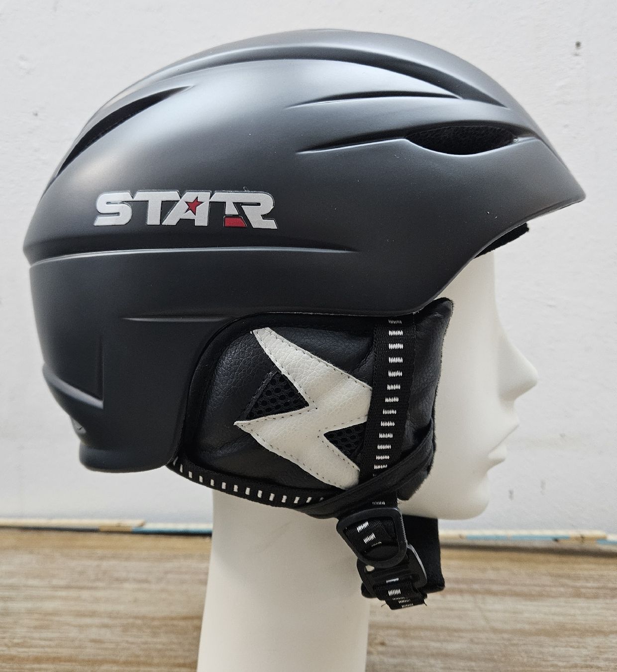 Helme: Ski und Snowboard Helm  "Neu" – Neu und originalverpackt aus Uster von esko.swiss 2