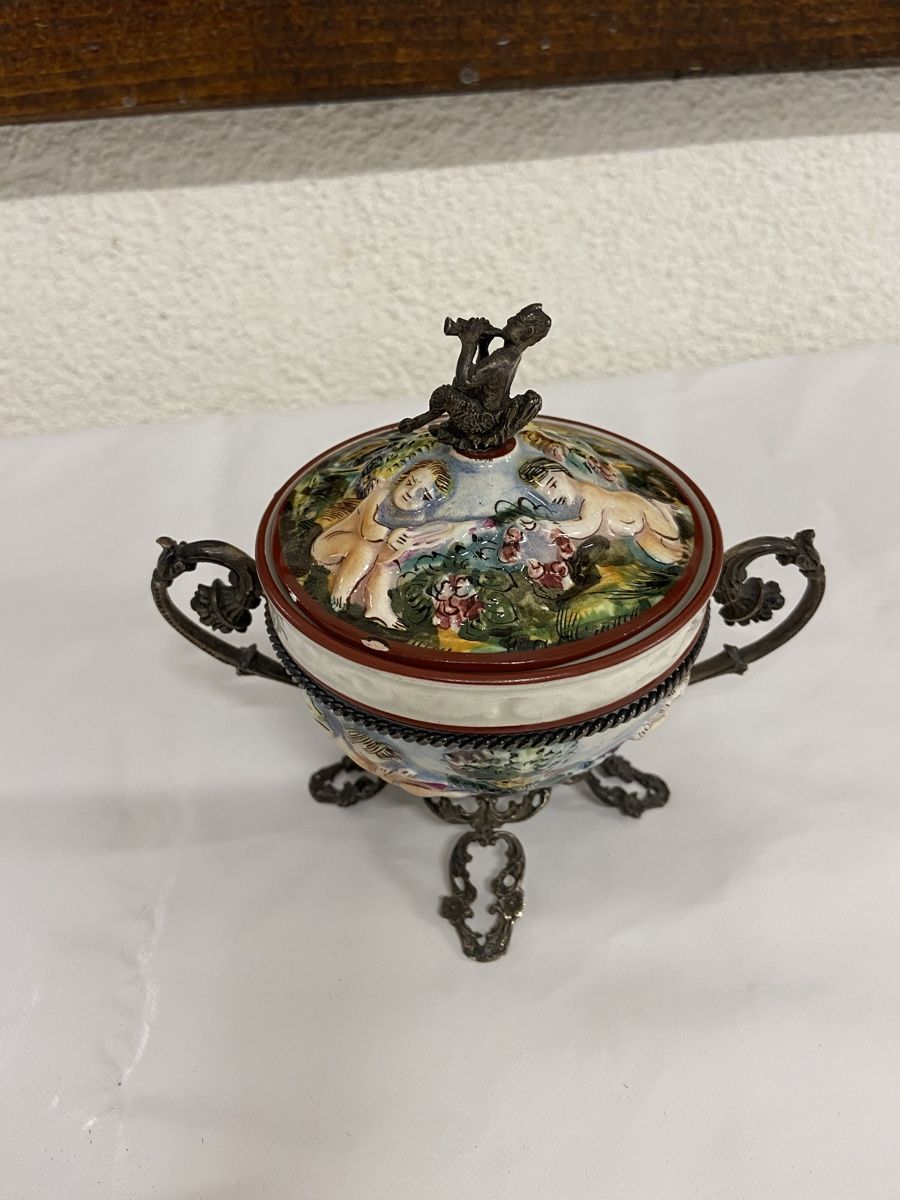 Zuccheriere: Alte Capodimonte Porzellan Schale  – Usato da Dietikon venduto da brocki-eyra