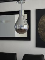 Moderne Hängelampe / Pendelleuchte aus Rauchglas & Chrom