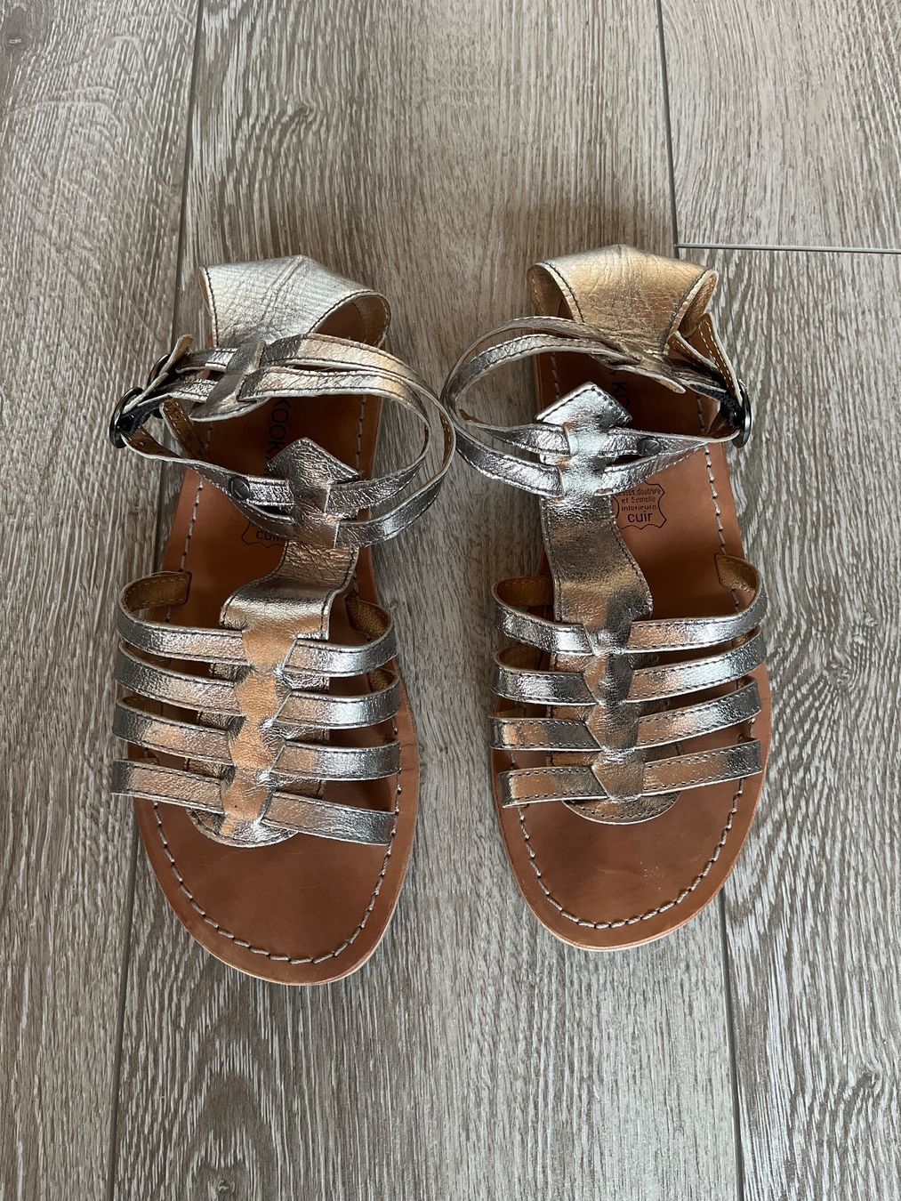 Kookai Scarpe per ragazze: Sandales argentées Kookaï – Usato da Le Locle venduto da Ophelhugy