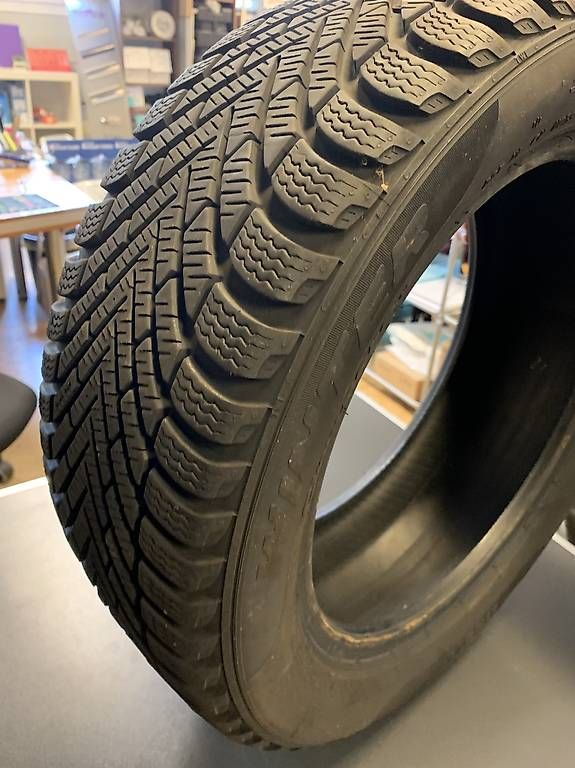 Altro in Scrittura & Disegno: Pneumatico invernale Pirelli Winter Cinturato – Usato da Bioggio venduto da Nautic-Land