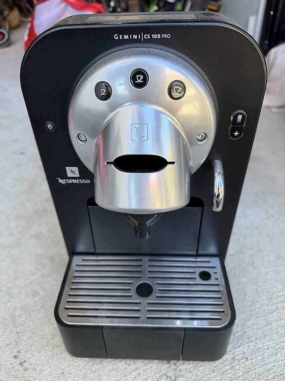 Machines à café & Machines à expresso: Nespresso Pro Gemini CS100 Machine à café – D'occasion à Collombey par Le69ro