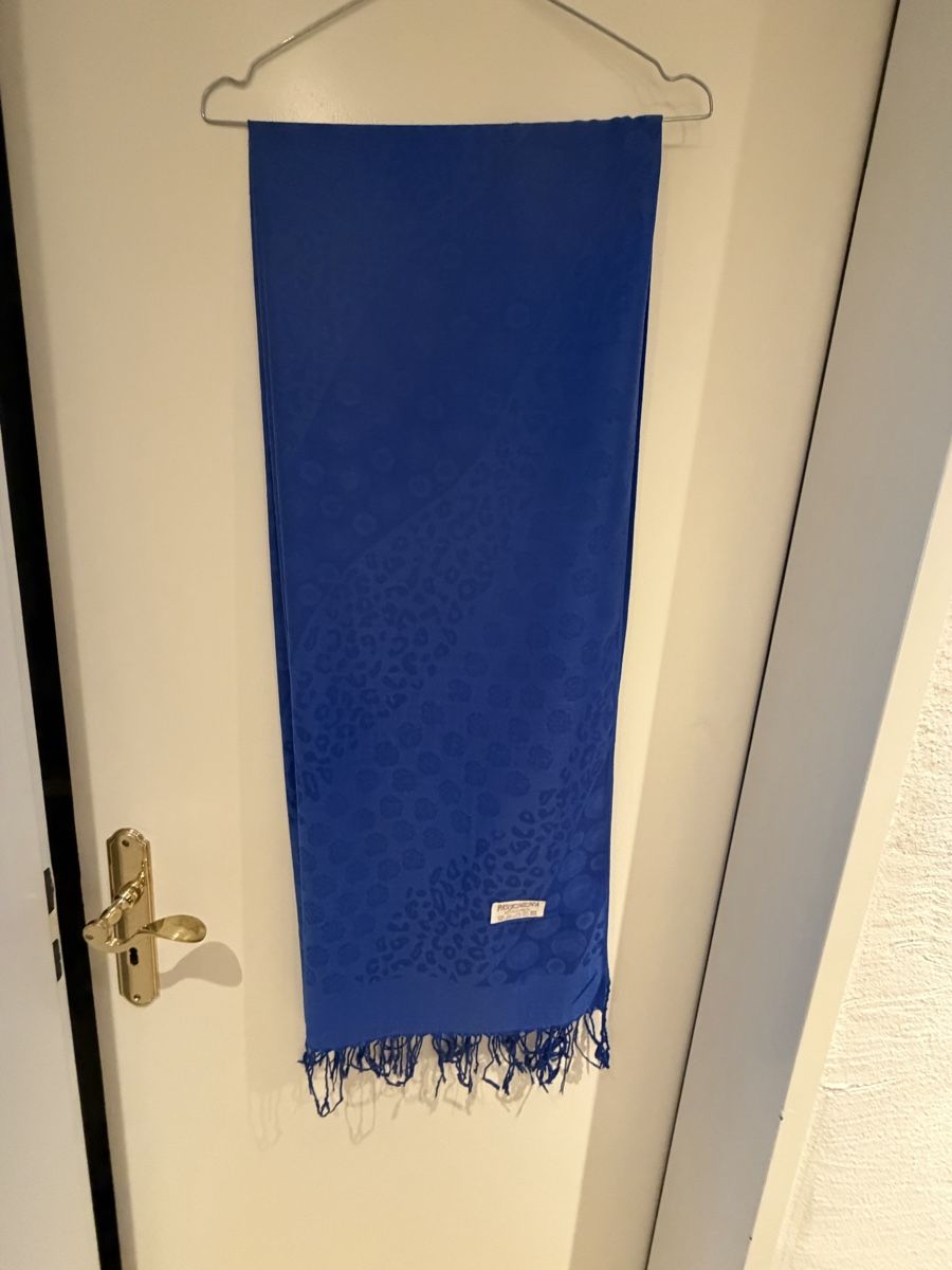 Foulard & Sciarpe: Pashmina Scarf 100% Cashmere Blue Patterned New – Nuovo e nell'imballaggio originale da Buttikon SZ venduto da trz_6ht8 2