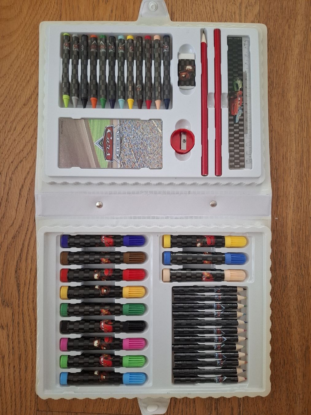 Autres écriture & dessin: Cars colour case – Neuf (Voir description) à Bottmingen par Huschen 1