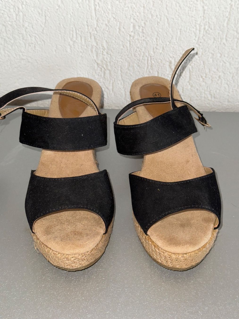 Damenschuhe: Schwarze Keilsandaletten Gr. 41 – Gebraucht aus Grosswangen von shoes.bags.and.co 1