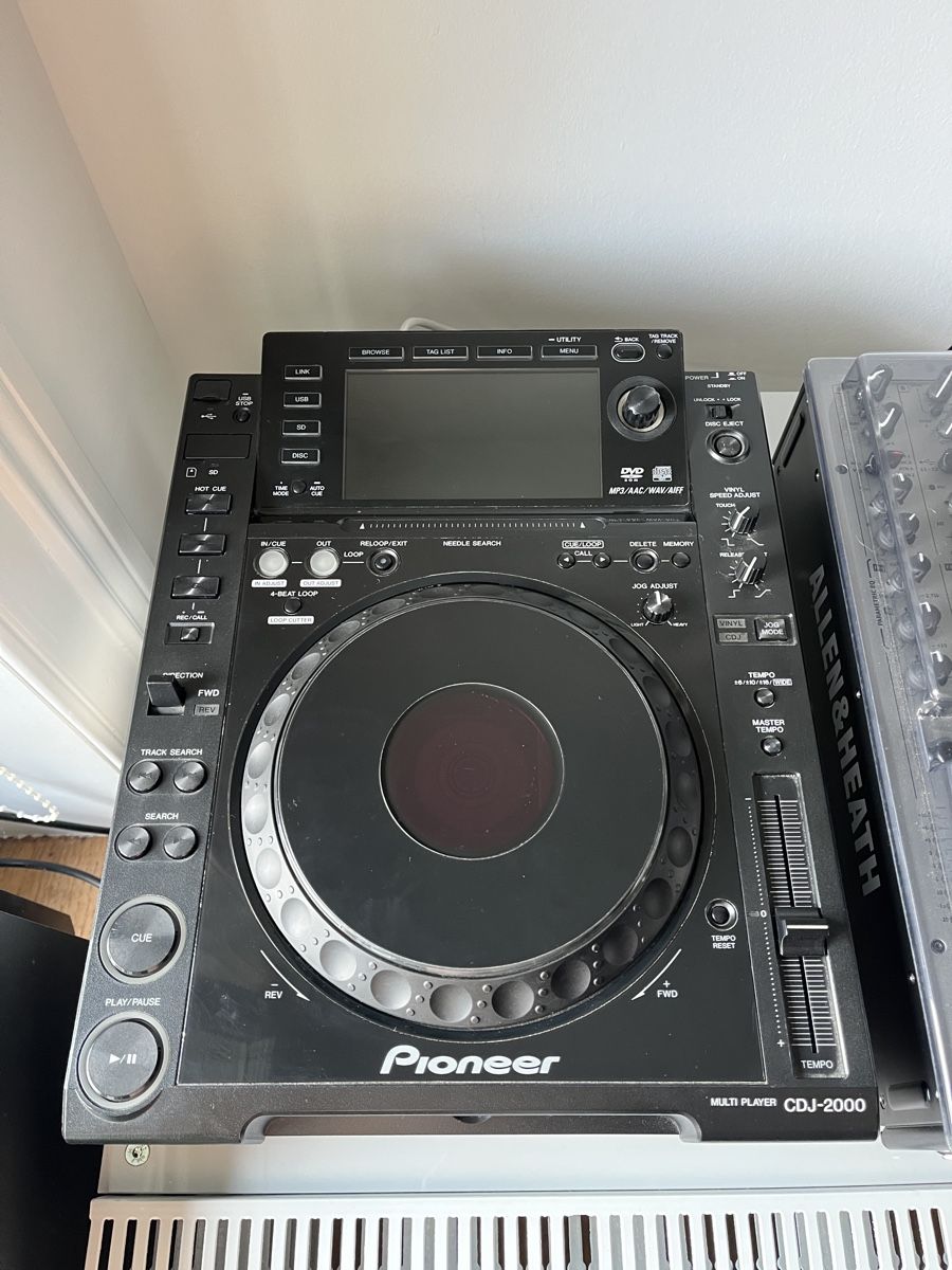 Pioneer Console di mixaggio: 2x Pioneer CDJ-2000 mit Decksaver – Usato da Zürich venduto da bretxo 3