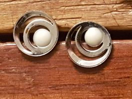 herzige Ohrstecker m. weissem Punkt