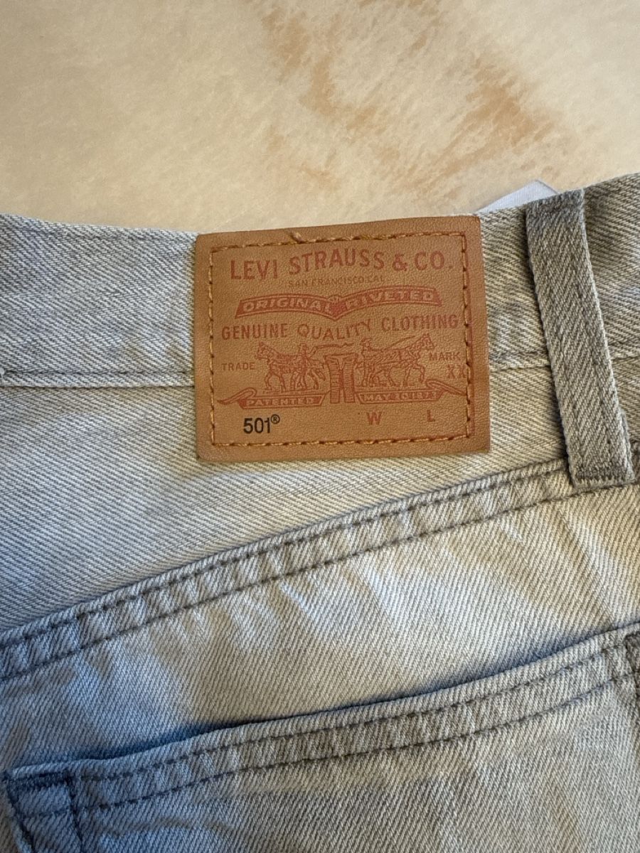 Levi's Jeans: Graue Levi's 501 Jeans Gr. W24/L30 – Gebraucht aus Embrach von shila_03 1