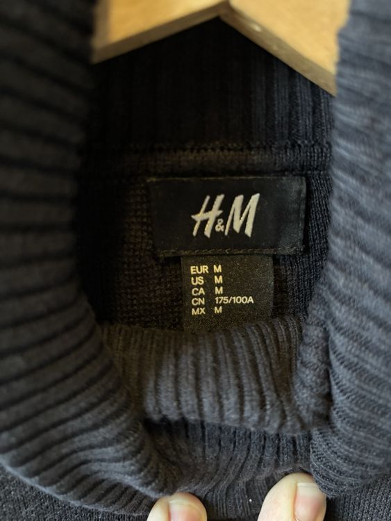 Black turtleneck outlet h and m