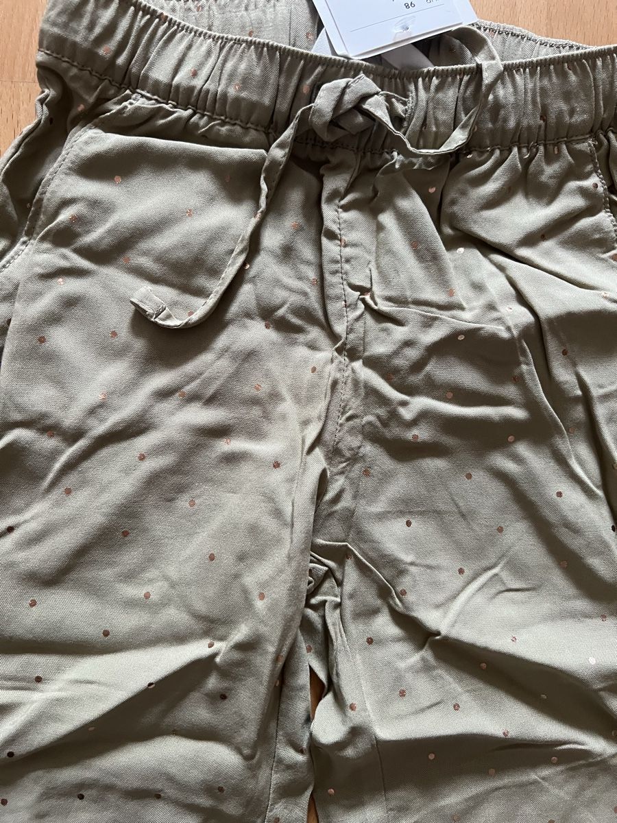 H&M Pantaloni: Neue Sommerhose H&M Grösse 98 – Nuovo (secondo la descrizione) da Ebikon venduto da KarinM02 1