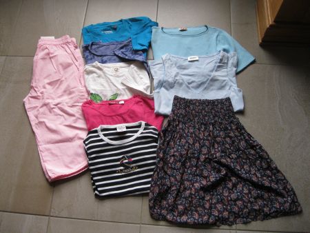 lot 9 pièces taille 146/152