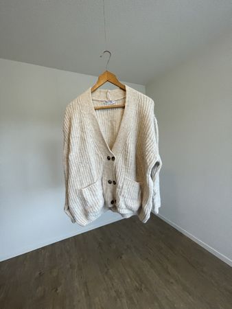 Strickjacke von Zara Größe M