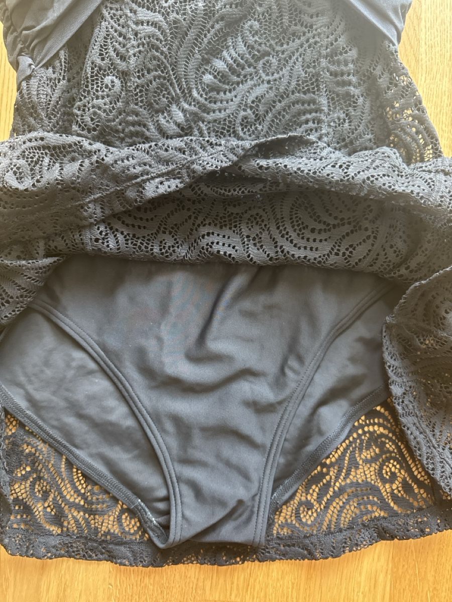 Badekleider & Bikinis: Swimming suit, size small – Gebraucht aus Nyon von Zola 1
