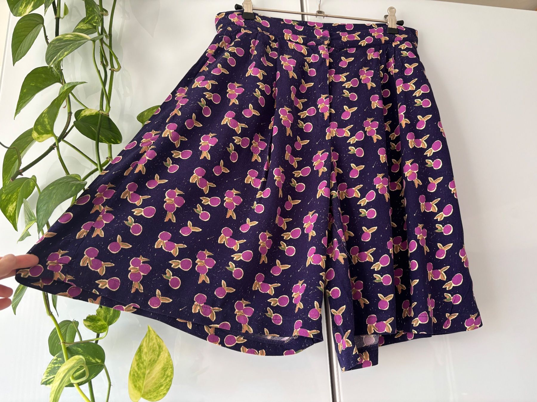 Pantaloni: COMPANIA FANTASTICA Shorts Gr. S – Usato da Zürich venduto da missmodernage 2