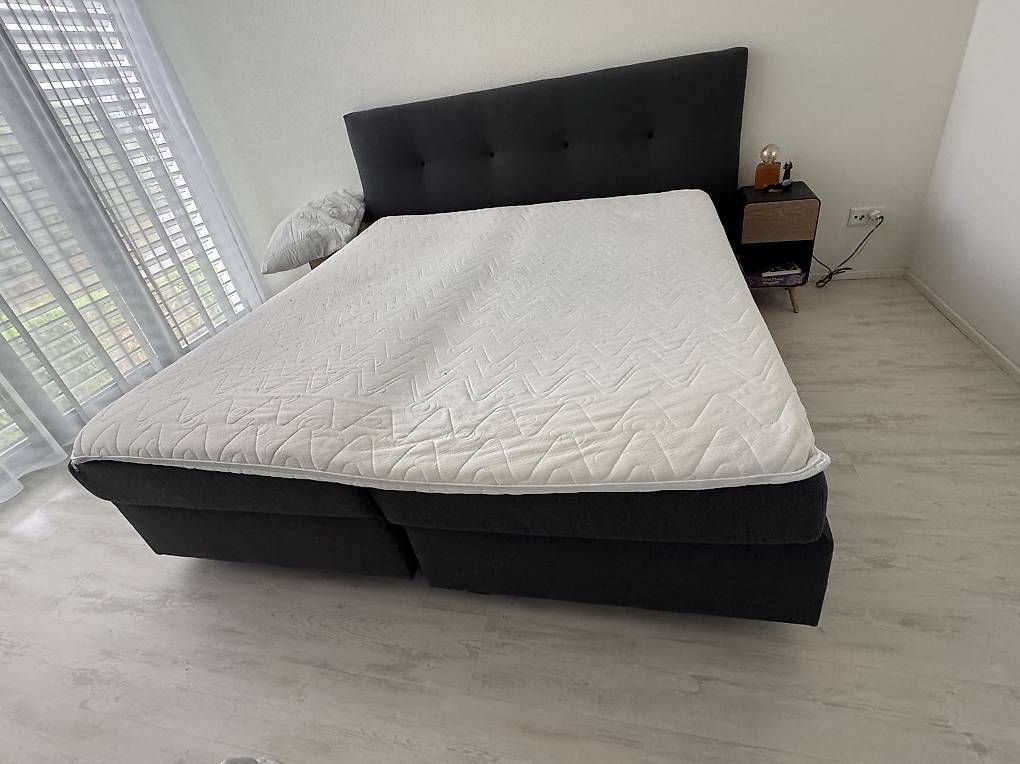 Betten: Boxspringbett XXL Lutz – Gebraucht aus Oftringen von Trainer90 2