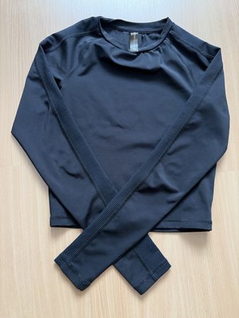 Damen Shirt langarm ONLY PLAY schwarz Grösse S neuwertig