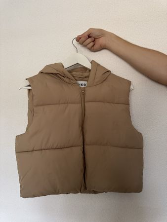 NA-KD Steppweste mit Kapuze beige Grösse 36