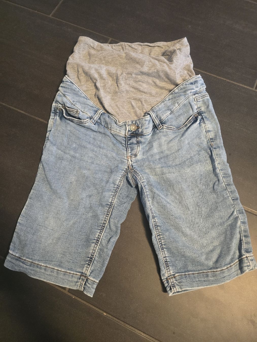 C&A Pantaloni: Schwangerschaft Short gr.34 – Usato da Unterentfelden venduto da Panda-87