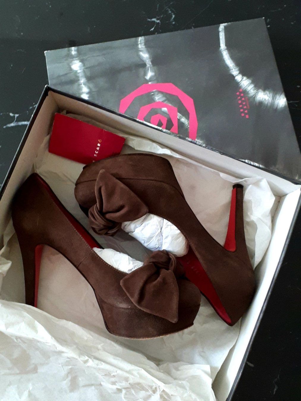 Chaussures femmes: Chaussures à plateforme en daim. – D'occasion à Neuchâtel par wikit 2