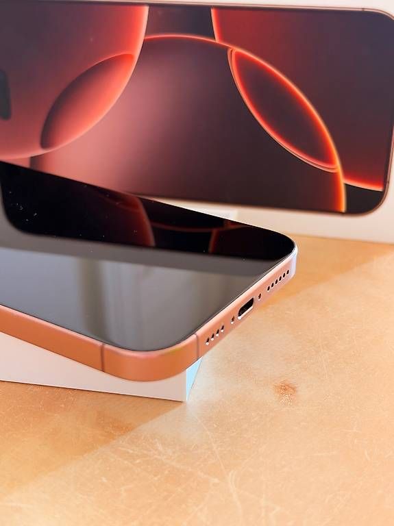 Handys / Smartphones: iPhone 16 Pro Max, Desert Titanium, 256 GB  – Gebraucht aus Erlenbach ZH von kvl_6bd6 2
