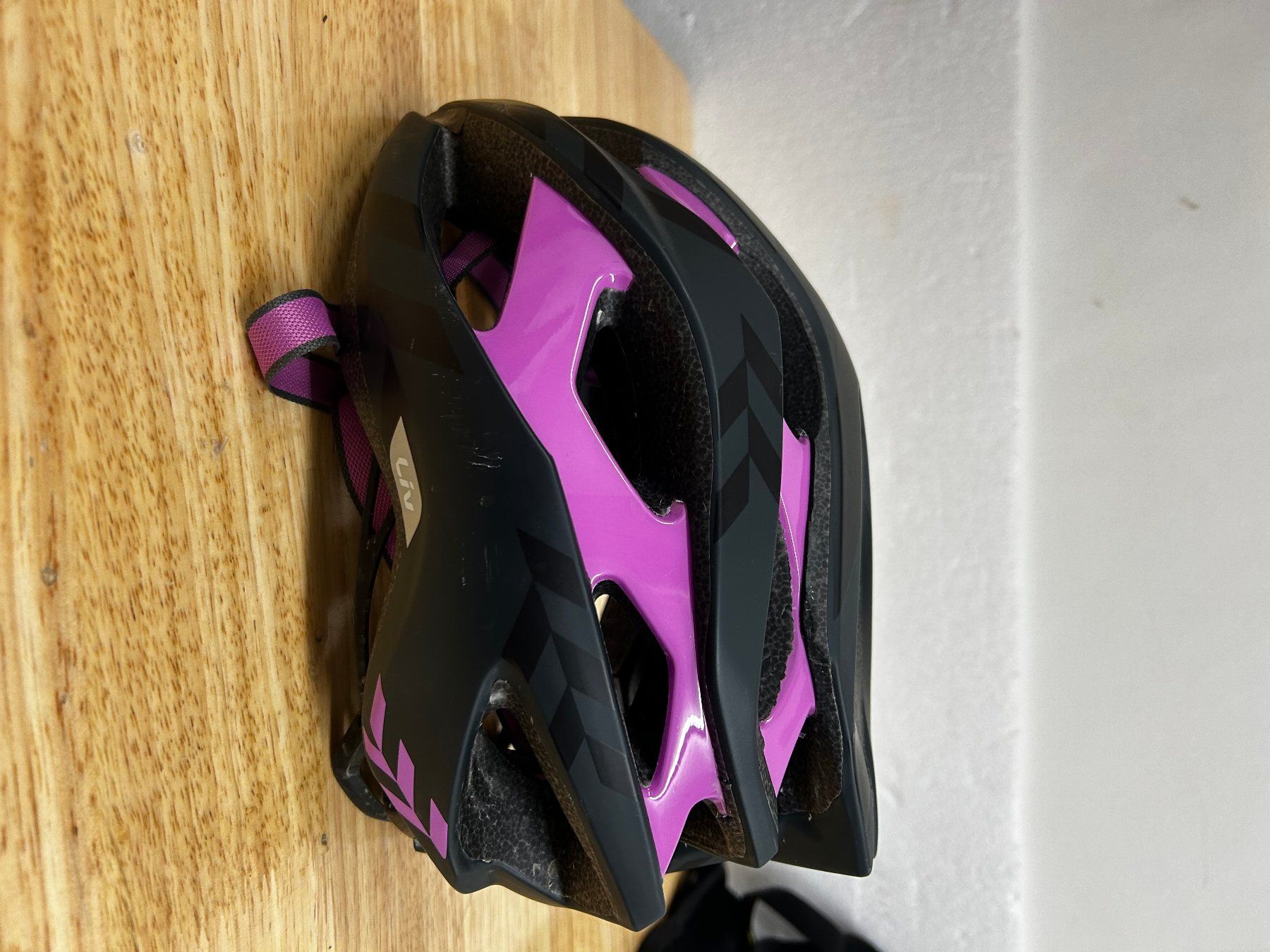 Caschi: Casque vélo Liv – Usato da Essertines-sur-Rolle venduto da jp89 2