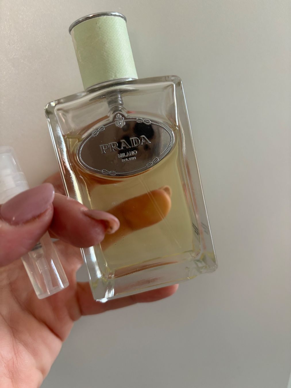 Prada Parfum & Eau de Toilette: Prada Infusion d‘Iris.- EDP - Duftprobe 2ML – Gebraucht aus Zürich von deruja