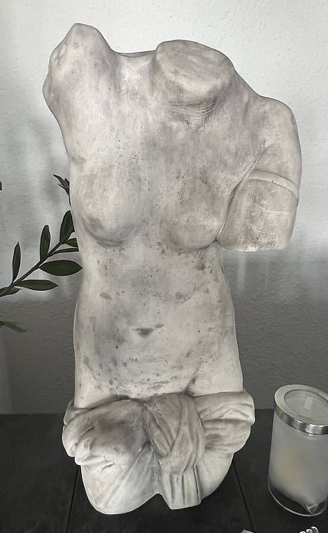 Skulpturen & Statuen: Antike Venus-Torso-Statue  Beton mit Marmorstaub – Gebraucht aus Galgenen von ral_wy6q 1