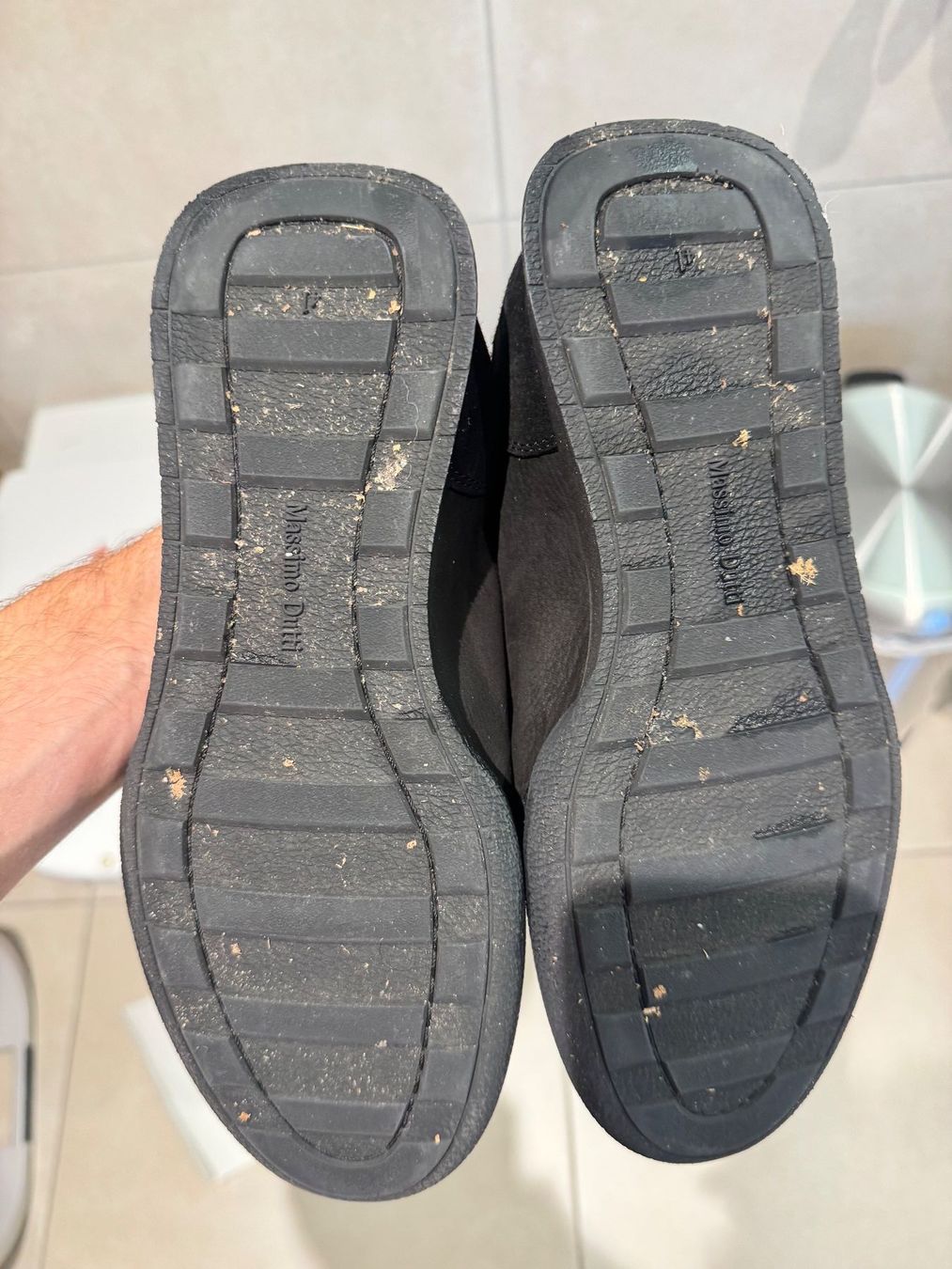Massimo Dutti Scarpe da uomo: Herren Sneaker Massimo Dutti schwarz Gr.41 gebraucht – Usato da Meierskappel venduto da kev_nn8q 3