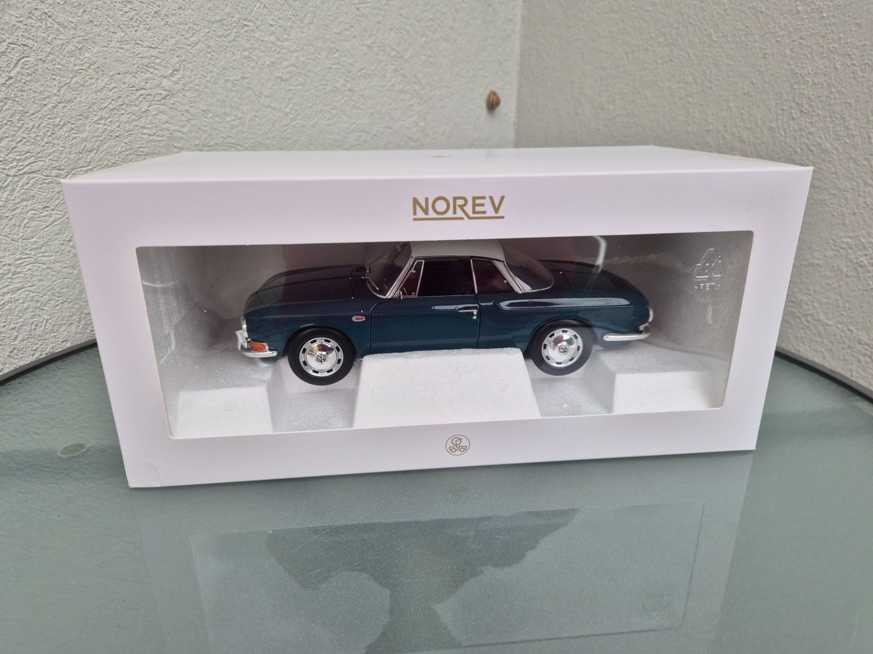 Volkswagen Modellautos: VW Karmann Ghia von Norev 1:18 – Neu (gemäss Beschreibung) aus Oberbuchsiten von laffite54 9