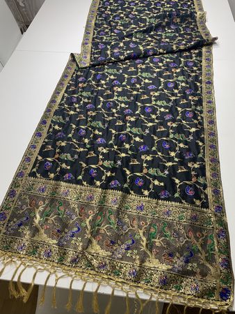 Seiden Tuch mit stickerei oder wandteppich 🌸