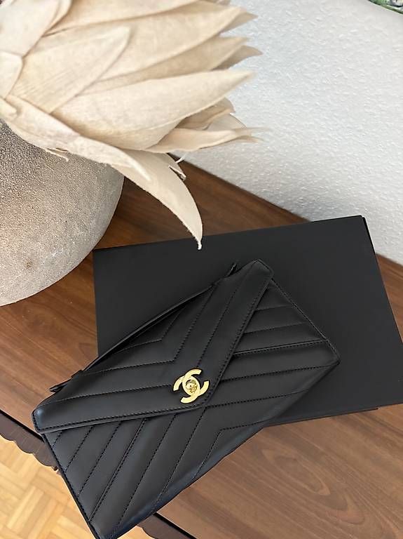 Sacs femmes: Chanel Clutch  – D'occasion à Unterägeri par mar_96hk