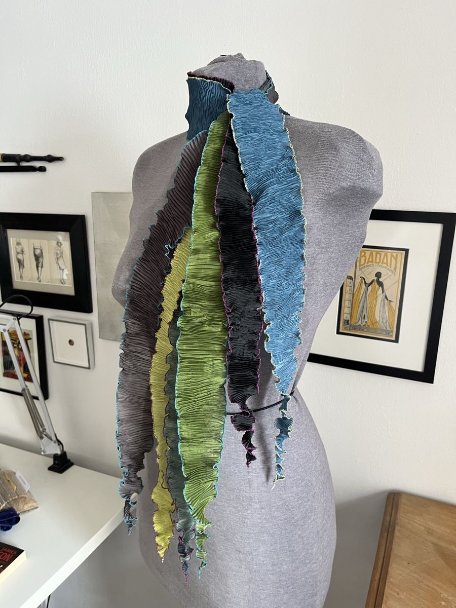 Foulard & Sciarpe: Foulard plissé multicolore – Usato da Lausanne venduto da joltei 1