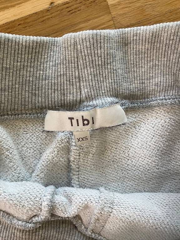 Pantaloni: Tibi Jogginghose – Usato da Zürich venduto da rundeshaus1 1