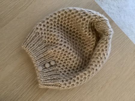 Beige hat for woman / Mütze für Frauen