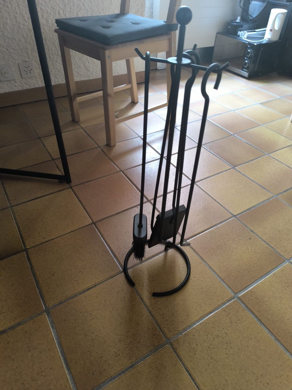 Cheminée: Serviteur de cheminée noir – Ensemble de 4 accessoires – D'occasion à Yverdon-les-Bains par mer_9whm 2