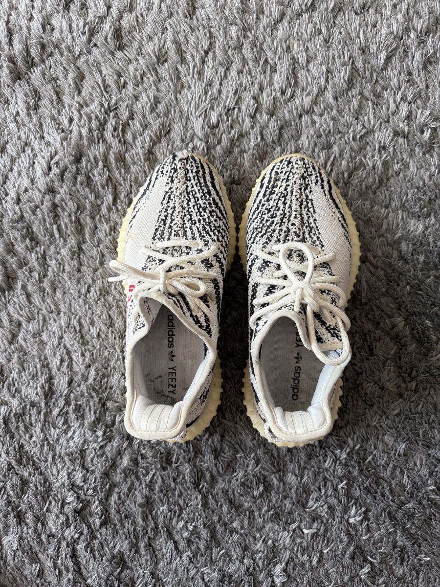 Adidas Herrenschuhe: Adidas Yeezys Zebra – Gebraucht aus Hochfelden von mat_m29w