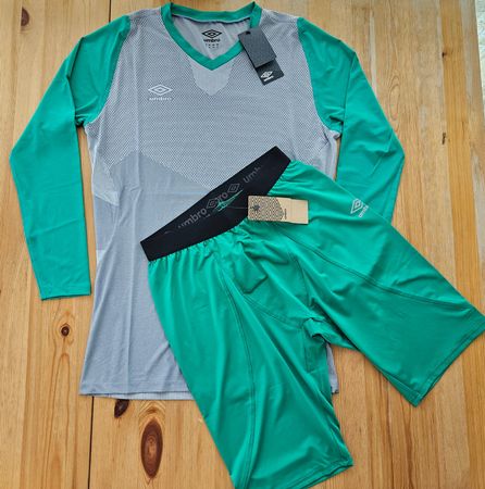 Kompressionskleidung Umbro Gr. XL NEU Hosen und Oberteil