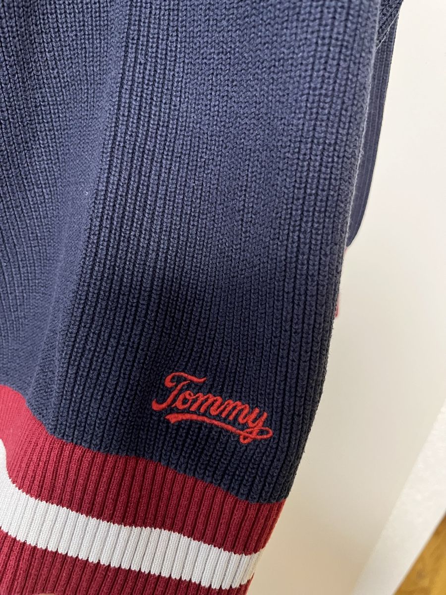 Tommy Hilfiger Pulls & Sweat-shirts: Tommy Jeans Pullover mit V-Ausschnitt (Gr. S) – D'occasion à Ottenbach par yas_9yth 3