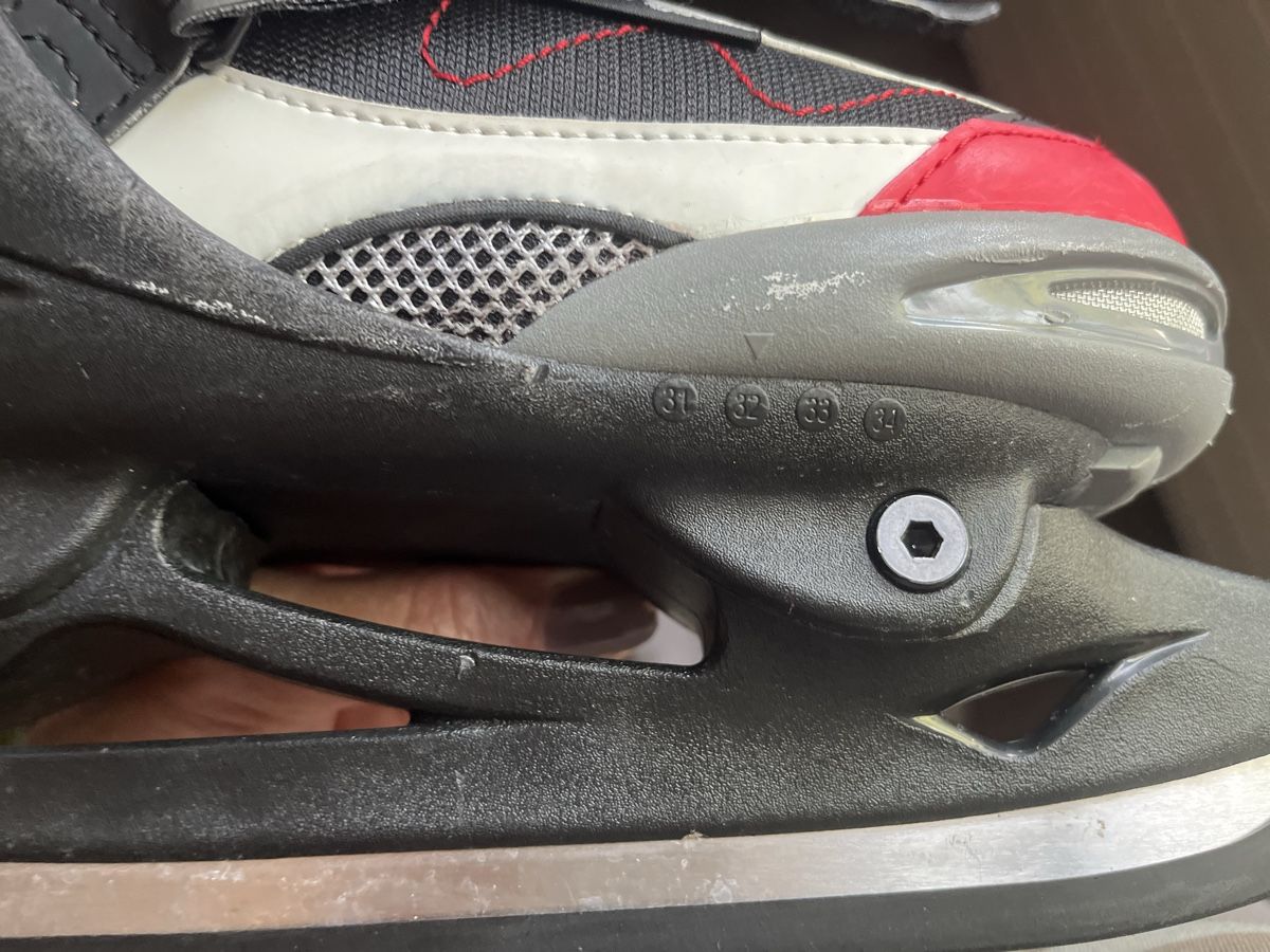 Pattini da ghiaccio: Tolle Schlittschuhe Gr. 31-34 – Usato da Maur venduto da esgehoertjetztmir 3