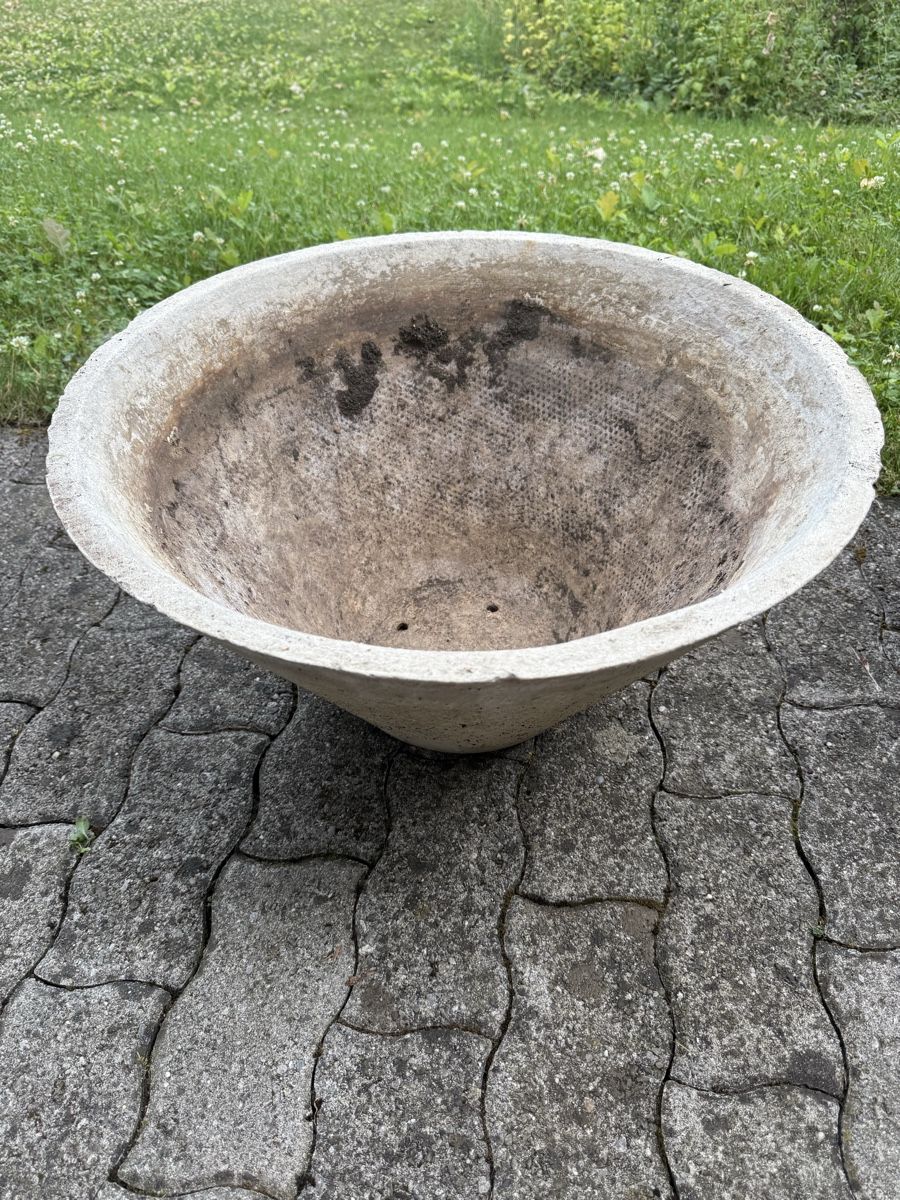 Blumentöpfe: Blumentopf Willy Guhl konisch – Gebraucht aus Bern von Delamer 1